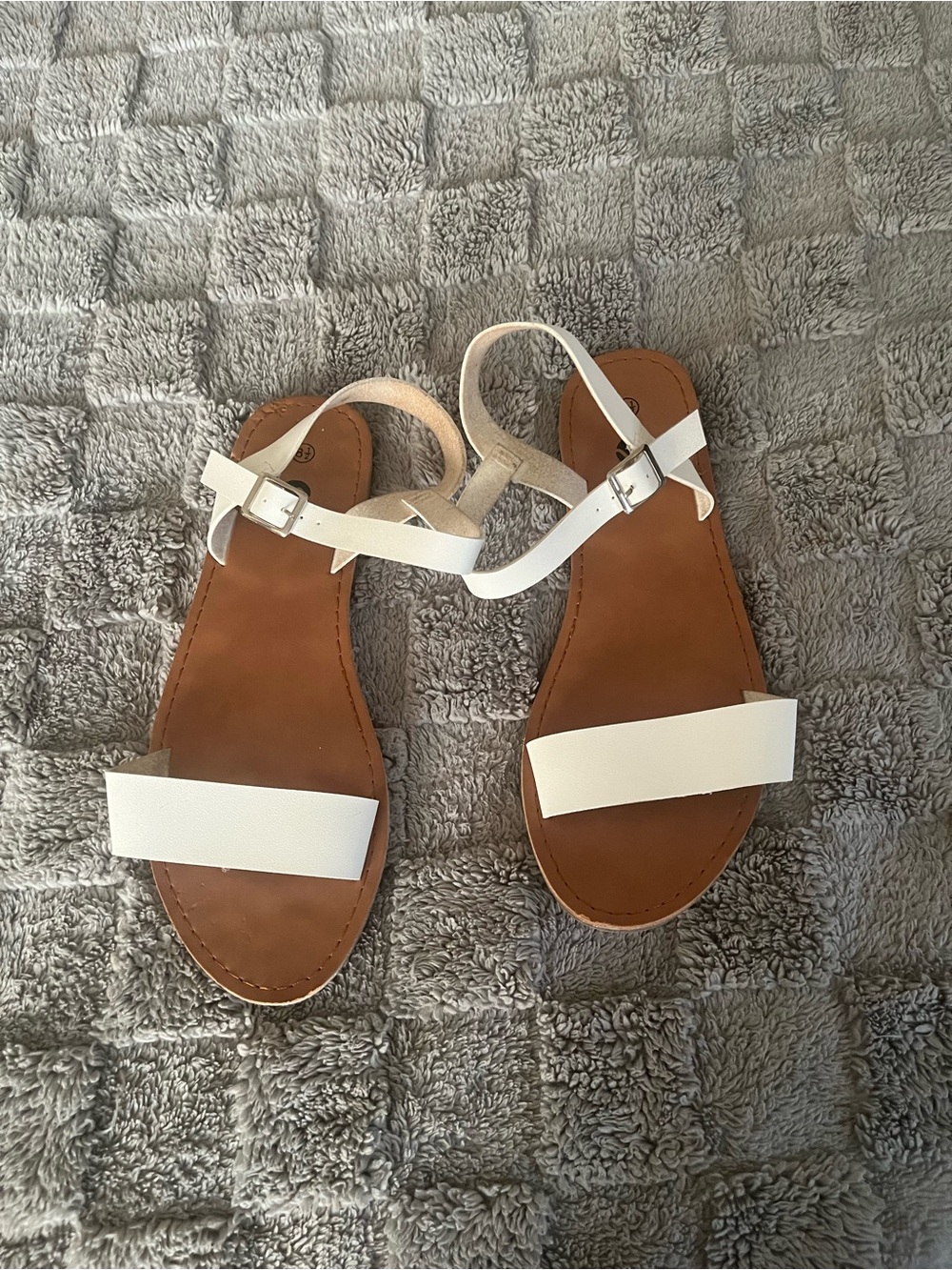 Women's White Strappy Flat Sandals - Stylish Summer Basics - Picture 2 of 2